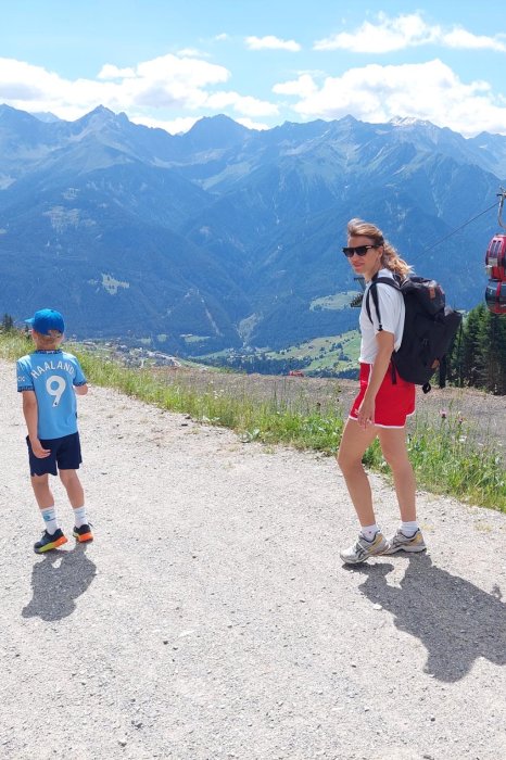Wandern alpen familie