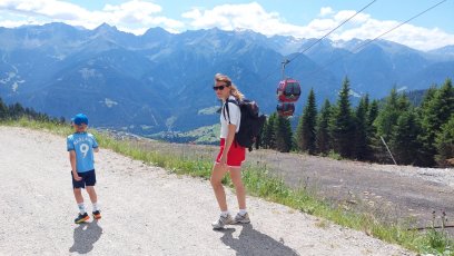 Wandern alpen familie