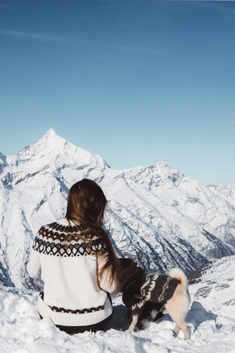 Schweiz Reise Zermatt Frau Mit Hund Alpenpanorama