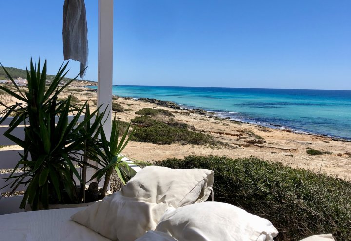 10 Punto 7 Formentera Beach Club