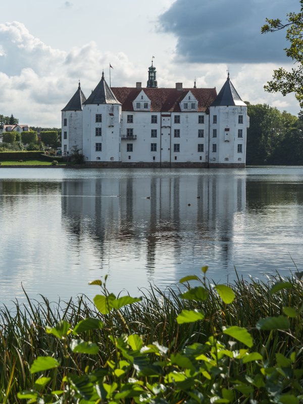 Glucksburg Travel With Kids Schloss Opener